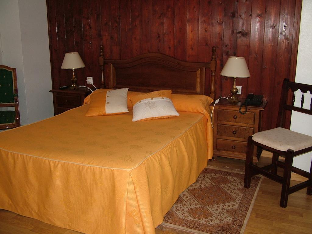 Hostal El Botero Cuzcurrita-Rio Tiron Екстер'єр фото